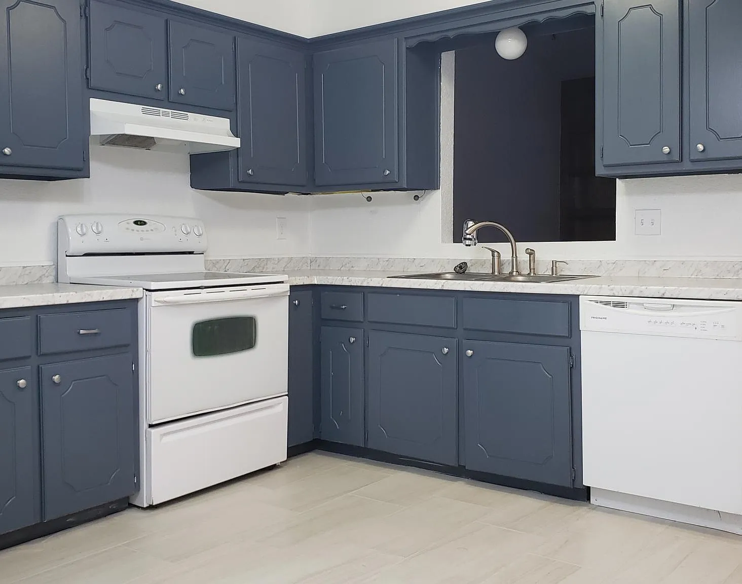 8712 Cedar Ridge Dr — Photo 2