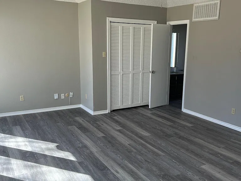 3012 Barrington Ct — Photo 10