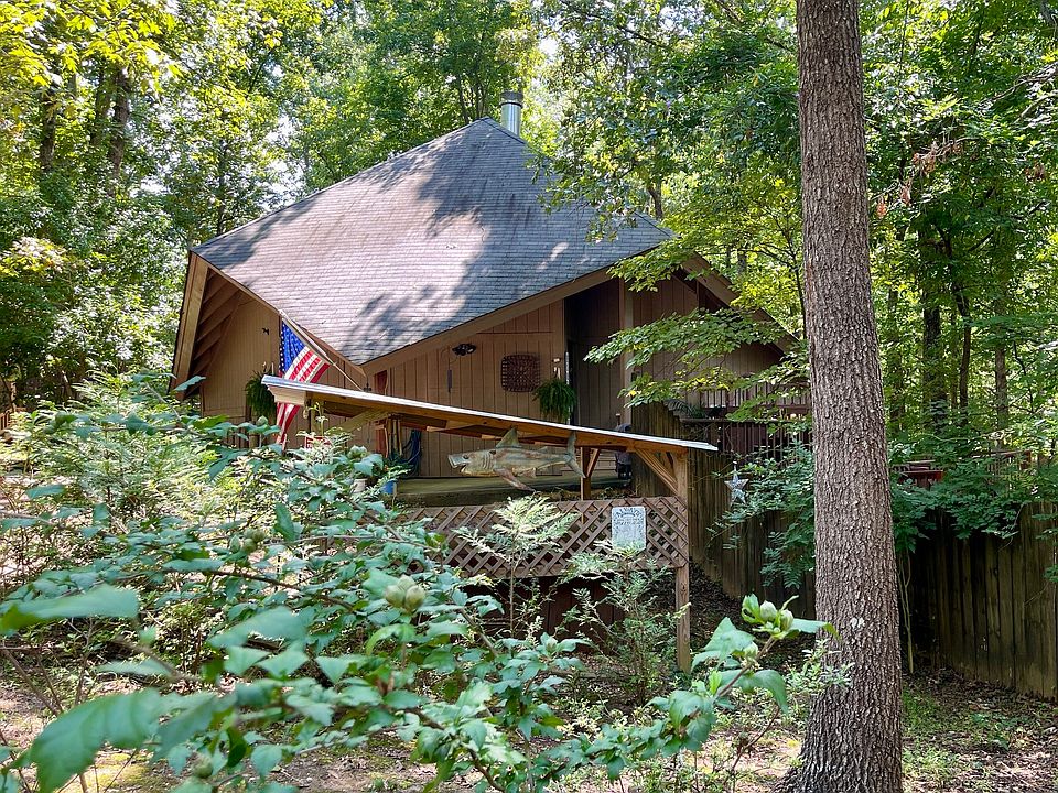 1st image of 3215 The Trail Rd