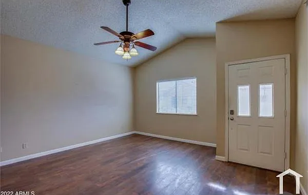 3 bed, 1400 sqft, $2,500 — Photo 3