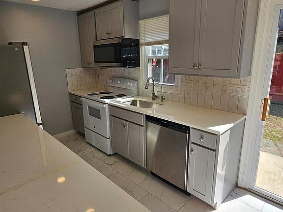 2nd image of 1717 Varsity Dr
