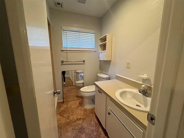 12119 Dunlap St — Photo 14