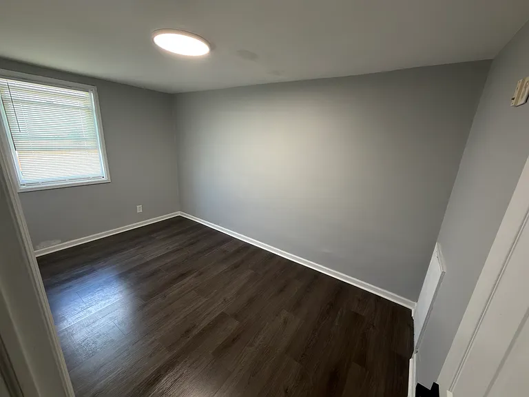 735 Grant Rd — Photo 6