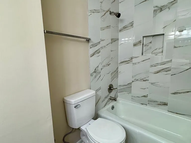 107 Oak Tree Dr — Photo 8