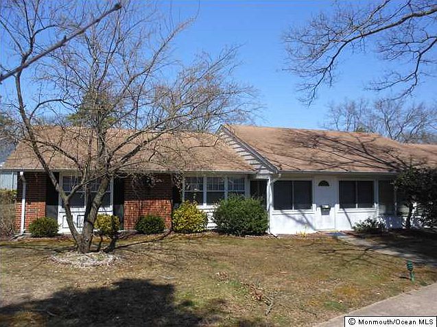 1st image of 483A Thornbury Ct