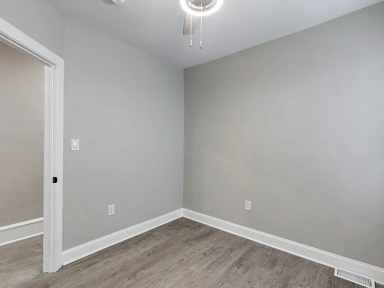 6205 Elmwood Ave — Photo 4