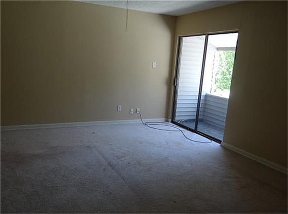 3rd image of 305 Echo Ln