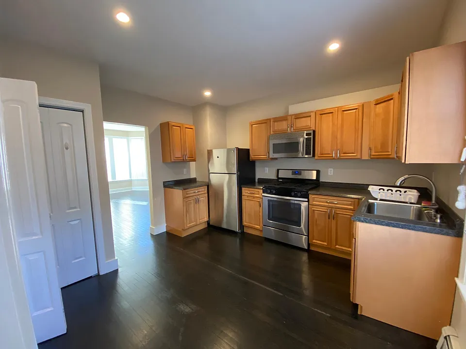 147 South St #1