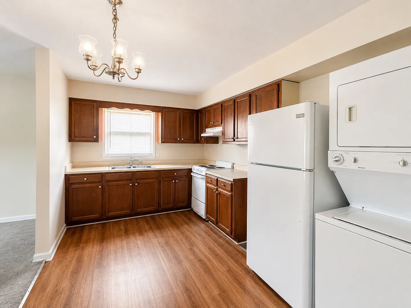 105 Glenwood Ave — Photo 4