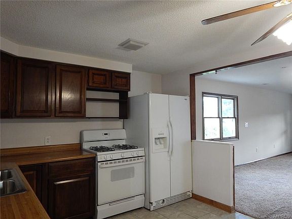 2nd image of 3688 Walden Ave
