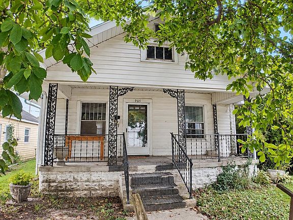 3rd image of 905 N Lindsay St