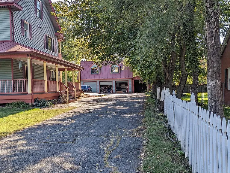 9014 Sudley Rd — Photo 7