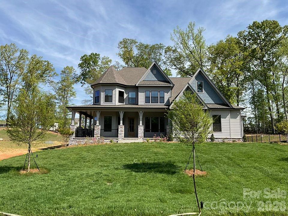 1st image of 827 Lakeforest Dr