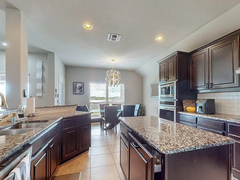 997 Shady Lane Dr — Photo 12