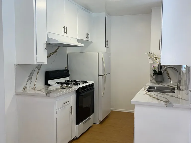 1672 S Federal Ave #4 — Photo 1