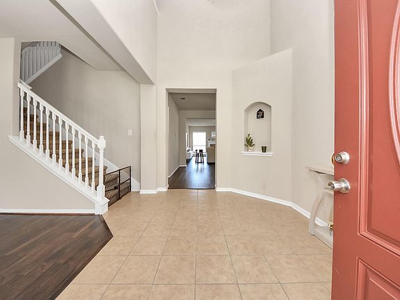 2nd image of 18715 Keystone Oak St