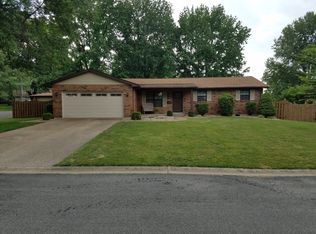 221 Ridgeview Dr, Columbia, IL 62236