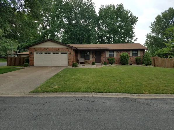 221 Ridgeview Dr, Columbia, IL 62236