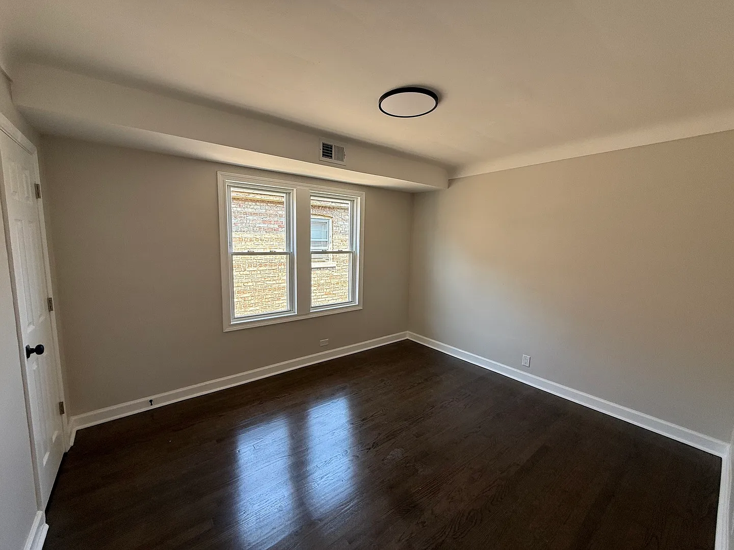 2 bed, 810 sqft, $2,000 — Photo 3