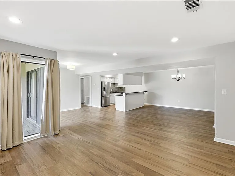 605 Candler St #B13 — Photo 6