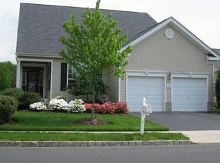 43 Chamber Ln, Columbus, NJ 08022