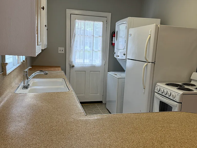 320-322 S Woodrow St — Photo 16