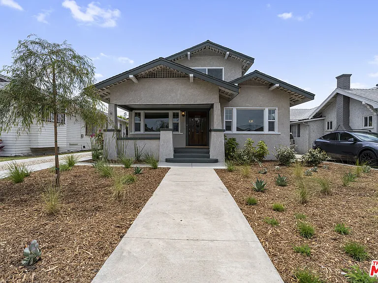1828 W 41st Pl — Photo 4
