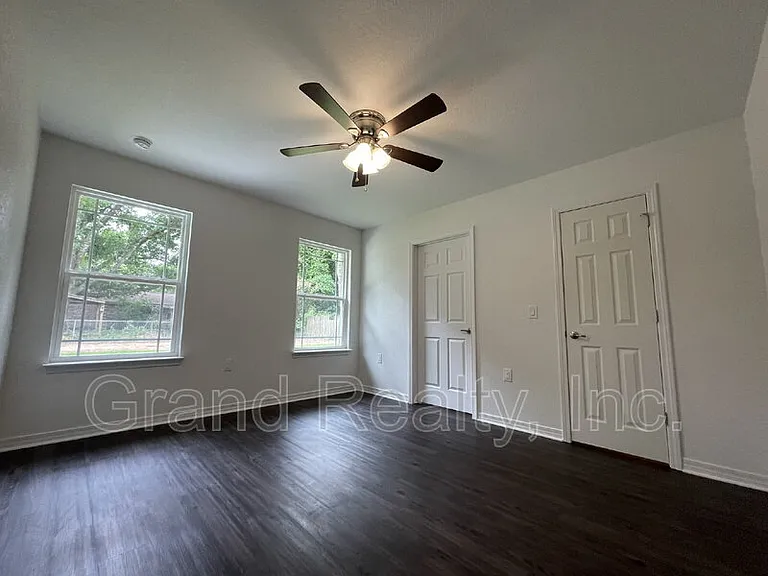 6217 Fox Run St — Photo 7