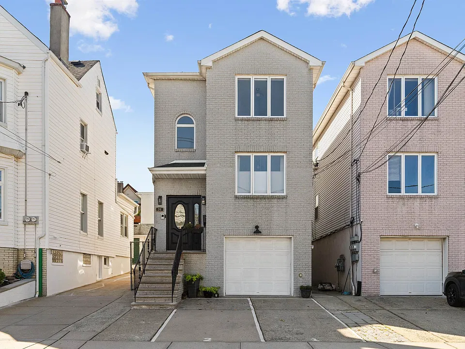 31 6th St #2