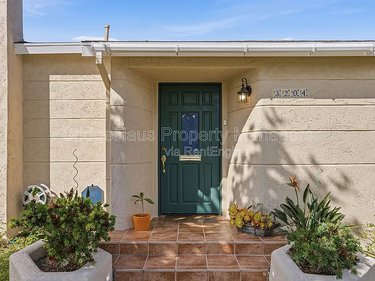3204 Ingelow St — Photo 4