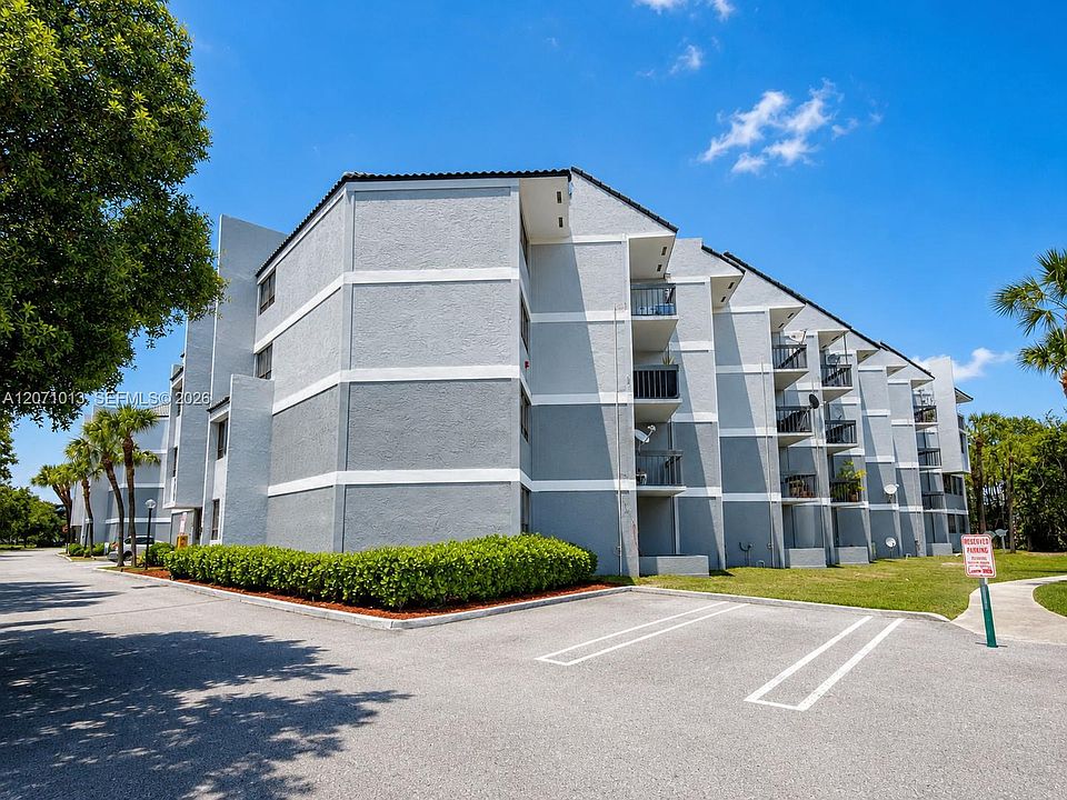 1st image of 1820 N Congress Ave APT 305