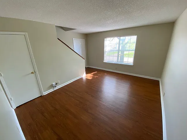 626 Castlegate Dr — Photo 10