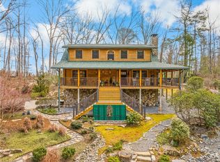 450 Pat Irwin Rd, Pilot Mountain, NC 27041