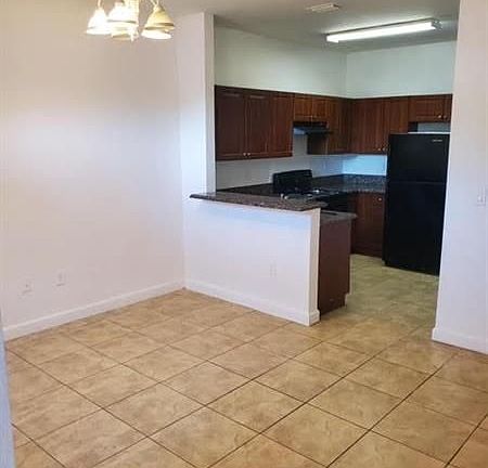 4th image of 3622 NW 29th Pl