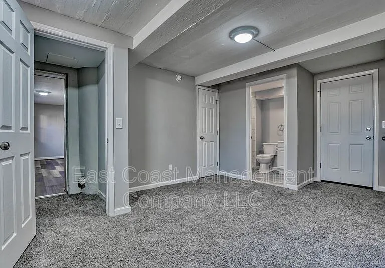 2110 Taylor Ave #B — Photo 16