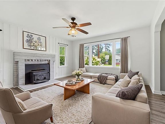 5th image of 2209 Wildwood Rd