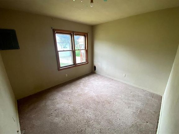 5th image of 4416 SE 21st St