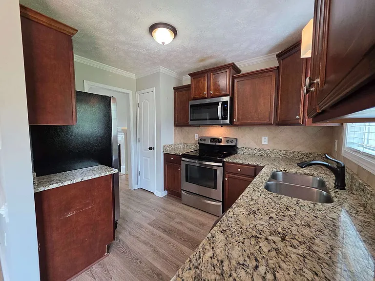 4608 Crystobal Rd — Photo 6