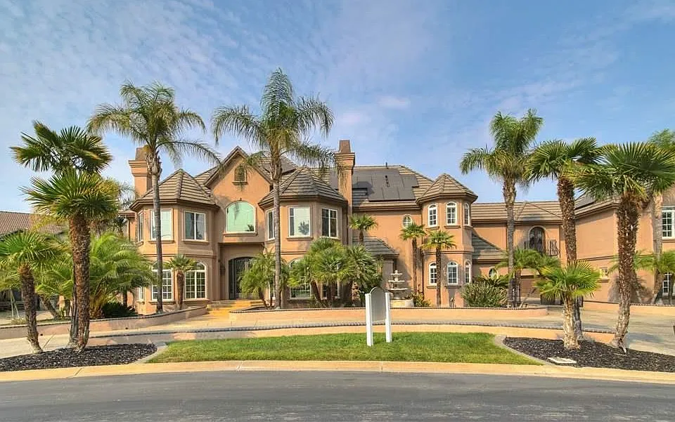 2200 Sunset Point
