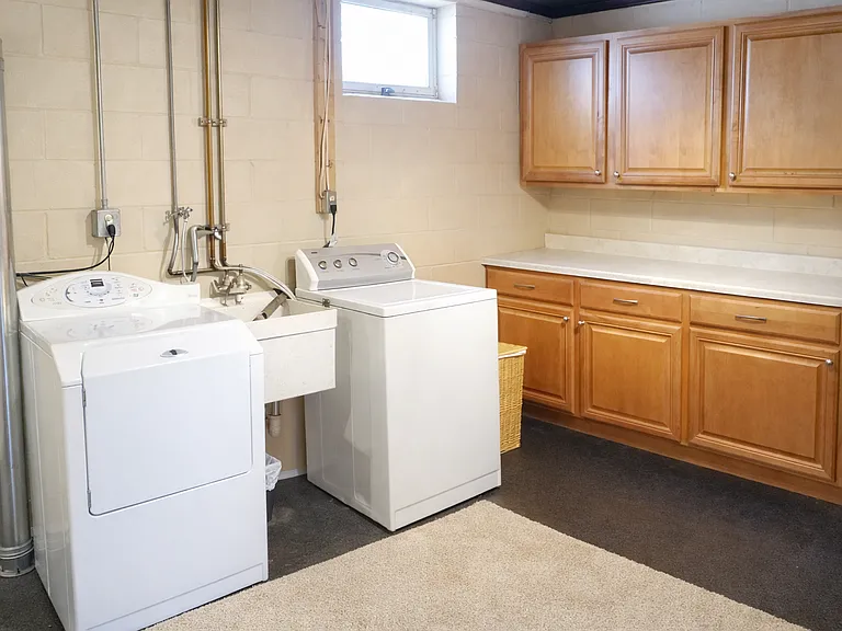 Laundry & utility room