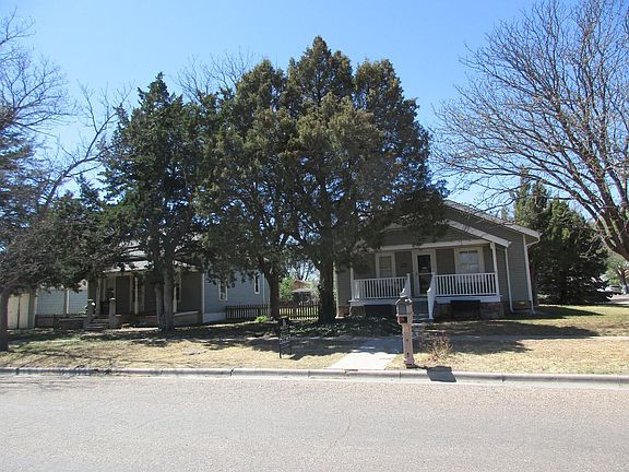 4th image of 704 Center Ave