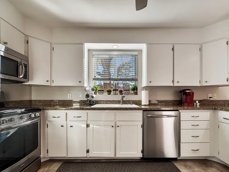 7303 E Cypress St — Photo 15