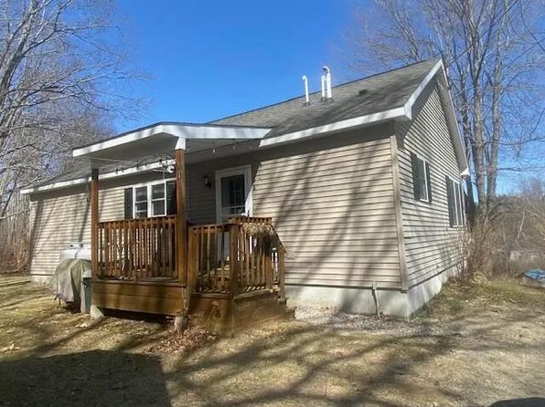 9 Maple St Extension, Topsham, ME 04086