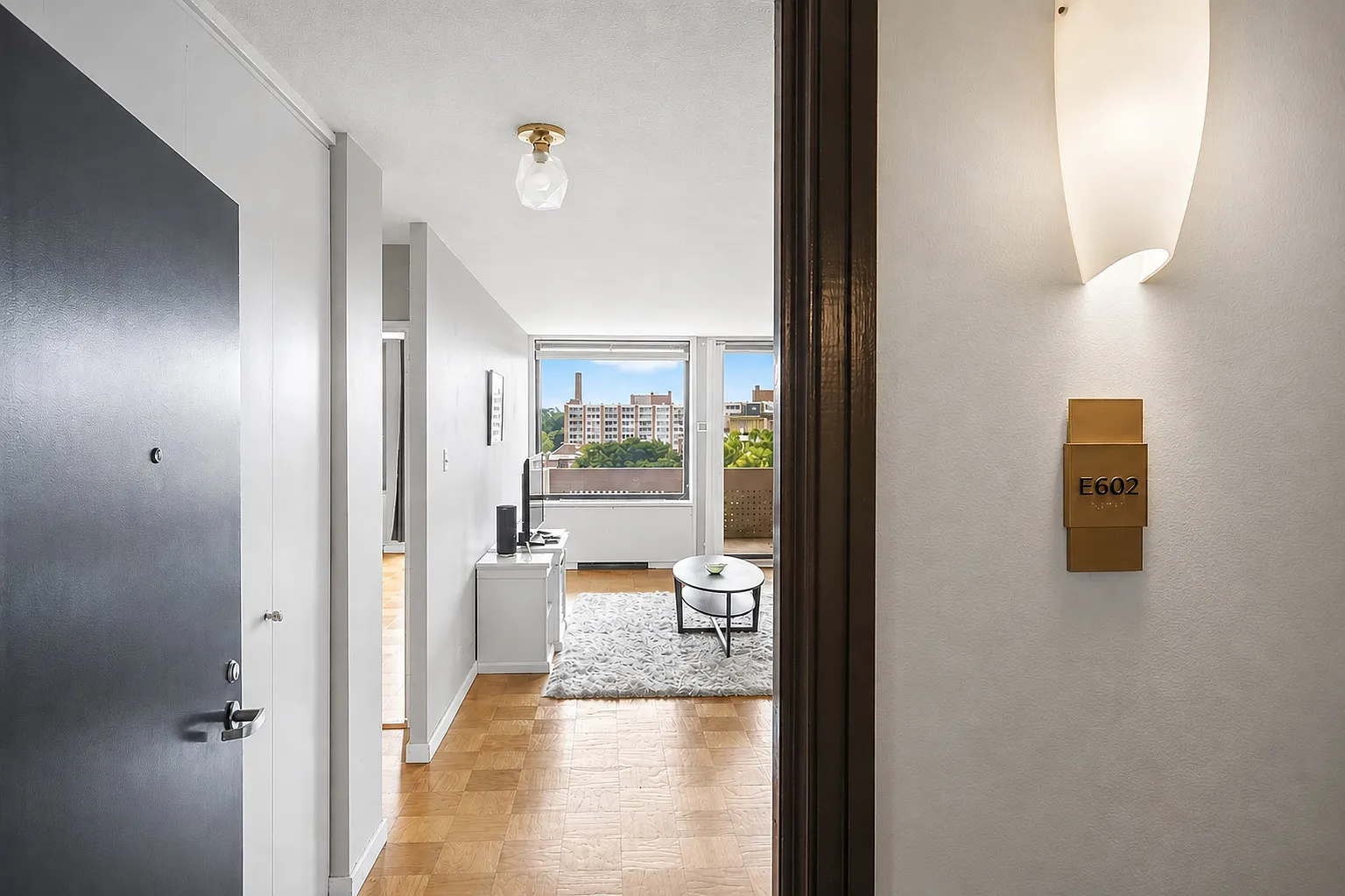 1 bed, 959 sqft, $2,300 — Photo 2