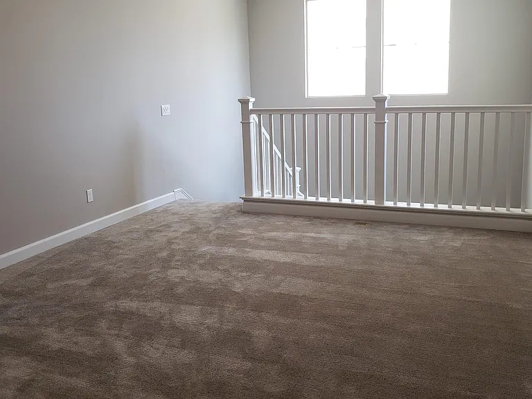 303 Creekview Ct — Photo 10