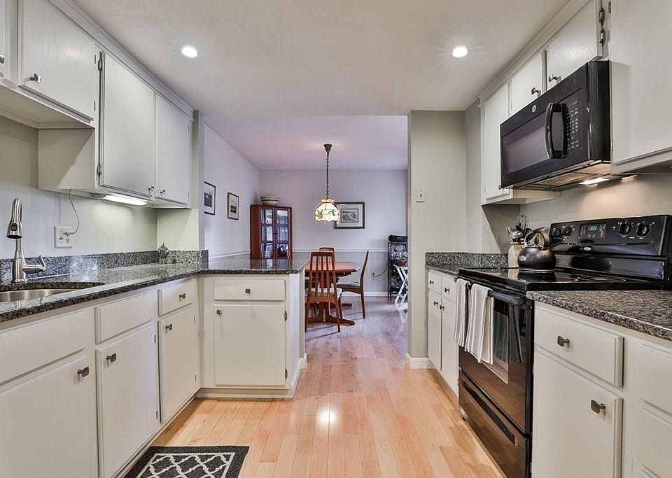 1st image of 1100 Salem St APT 32