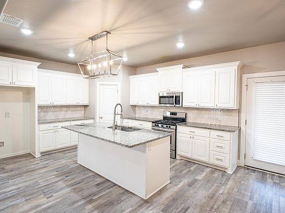 3rd image of 402 Cowboy Ln