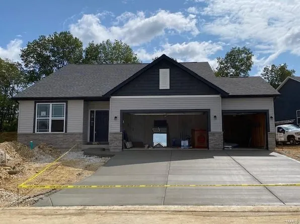 556 Lakewood Dr, Moscow Mills, MO 63362