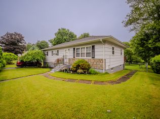 26 Oakleaf Dr, Waterbury, CT 06708