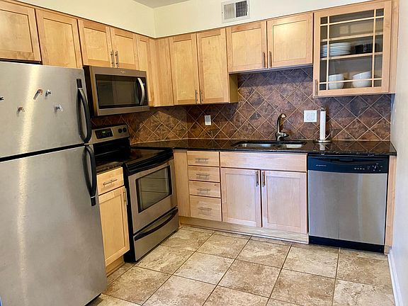 4th image of 4426 Jarboe St APT 3